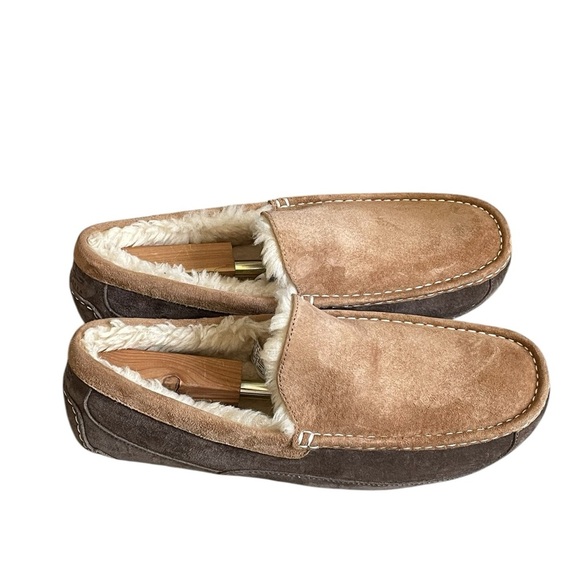 NWOB UGG Men's Ascot Suede Moc-Toe Slippers Size 13 - Picture 2 of 8